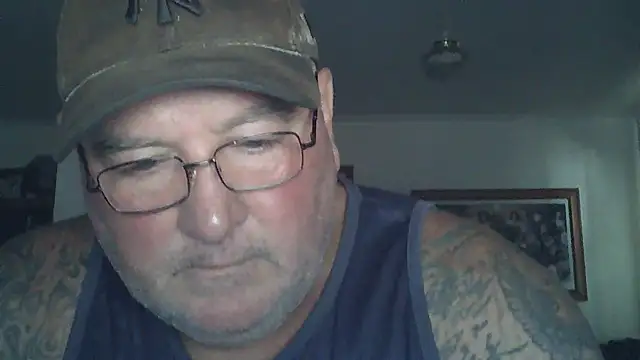 Snapshot of HOTANAL chatting on 02.22.25 HOTANAL online show from 02.22.25