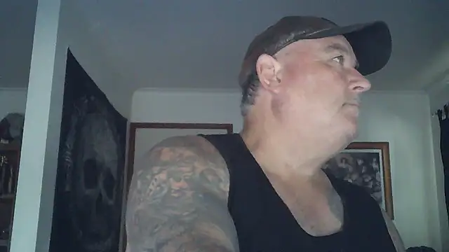 Snapshot of HOTANAL chatting on 02.23.25 HOTANAL online show from 02.23.25