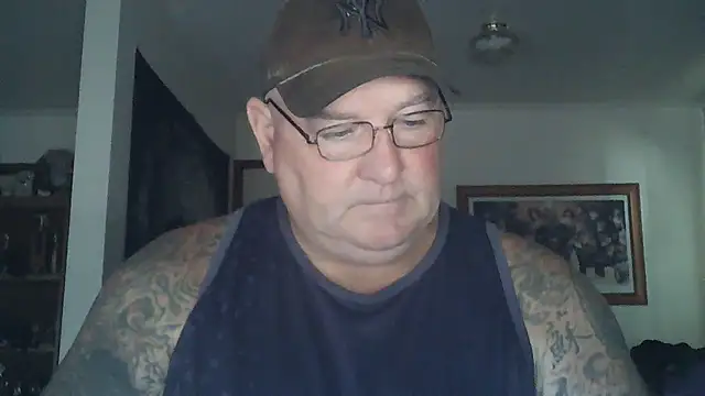 Snapshot of HOTANAL chatting on 02.25.25 HOTANAL online show from 02.25.25