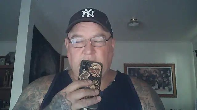 Snapshot of HOTANAL chatting on 03.18.25 HOTANAL online show from 03.18.25