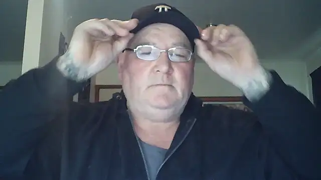 Snapshot of HOTANAL chatting on 09.09.25 HOTANAL online show from 09.09.25