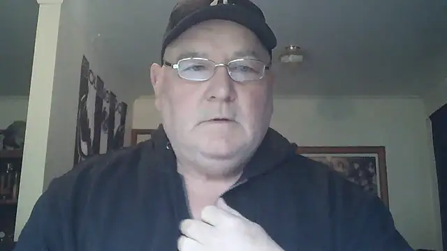 Snapshot of HOTANAL chatting on 09.15.25 HOTANAL online show from 09.15.25