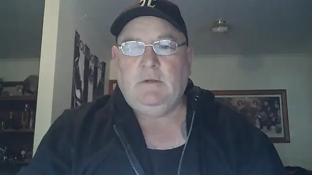 Snapshot of HOTANAL chatting on 09.20.25 HOTANAL online show from 09.20.25