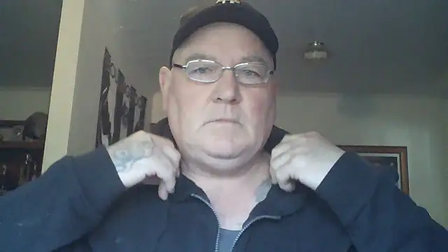 Snapshot of HOTANAL chatting on 09.22.25 HOTANAL online show from 09.22.25