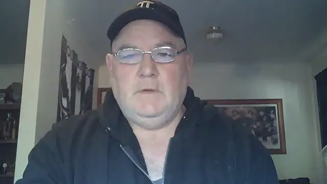 Snapshot of HOTANAL chatting on 10.03.25 HOTANAL online show from 10.03.25