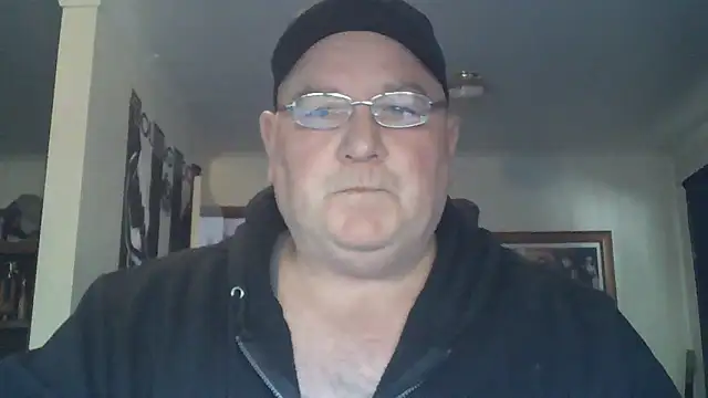 Snapshot of HOTANAL chatting on 10.08.25 HOTANAL online show from 10.08.25