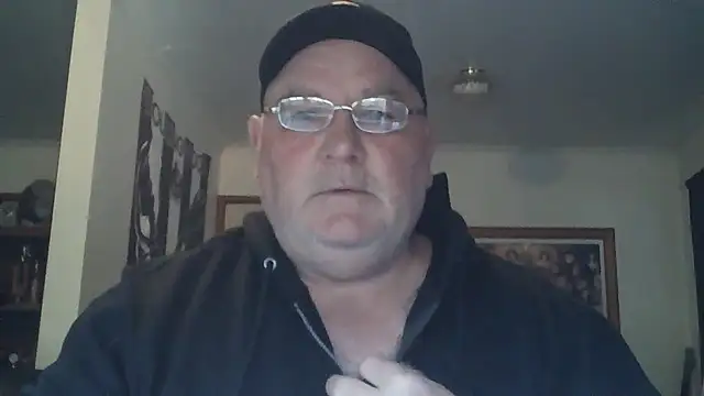 Snapshot of HOTANAL chatting on 10.11.25 HOTANAL online show from 10.11.25