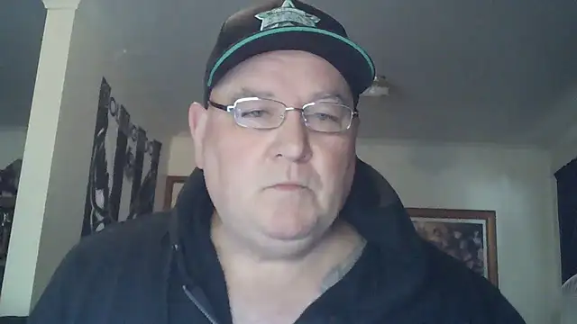 Snapshot of HOTANAL chatting on 10.18.25 HOTANAL online show from 10.18.25