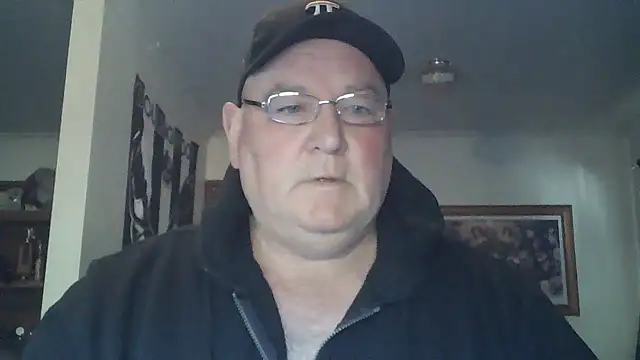 Snapshot of HOTANAL chatting on 10.20.25 HOTANAL online show from 10.20.25