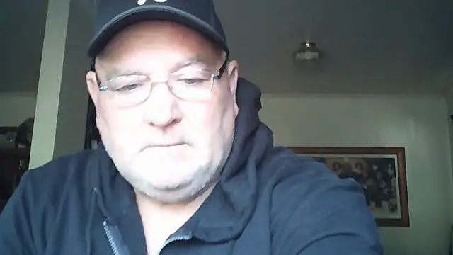 Snapshot of HOTANAL chatting on 10.23.25 HOTANAL online show from 10.23.25