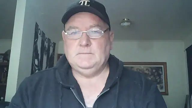 Snapshot of HOTANAL chatting on 10.26.25 HOTANAL online show from 10.26.25