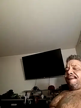 yellowwetfox online show from 01.05.25