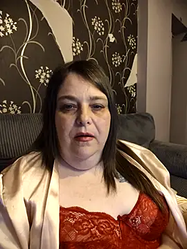 HouseWifeWhore Milf online show from 04.24.26