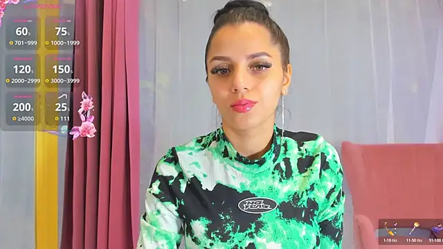 Snapshot of Sarabecker chatting on 11.07.25 Sarabecker online show from 11.07.25