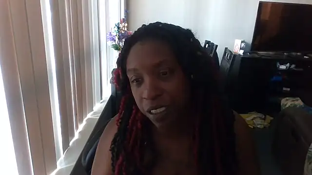 Snapshot of markquanna chatting on 10.11.25 markquanna online show from 10.11.25