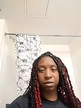 Snapshot of markquanna chatting on 10.13.25 markquanna online show from 10.13.25