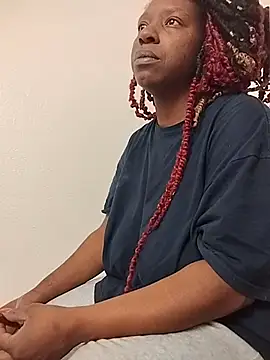 Snapshot of markquanna chatting on 10.30.25 markquanna online show from 10.30.25