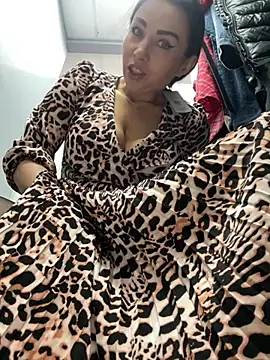 CrazzyChicks online show from 03.22.25