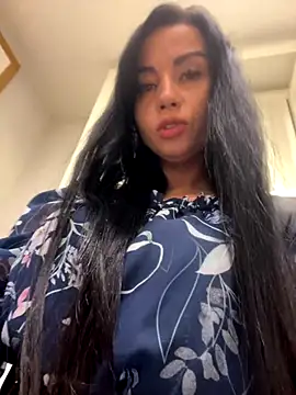 CrazzyChicks online show from 09.27.25