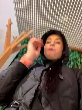 CrazzyChicks online show from 04.21.26