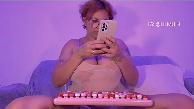 Lilmuh  online show from 10.18.25