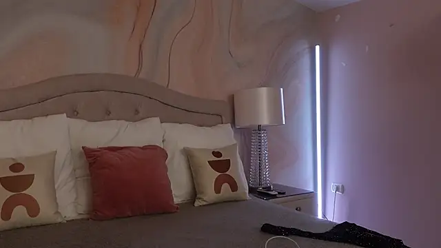 Snapshot of OliviaSirena chatting on 10.09.25 OliviaSirena online show from 10.09.25