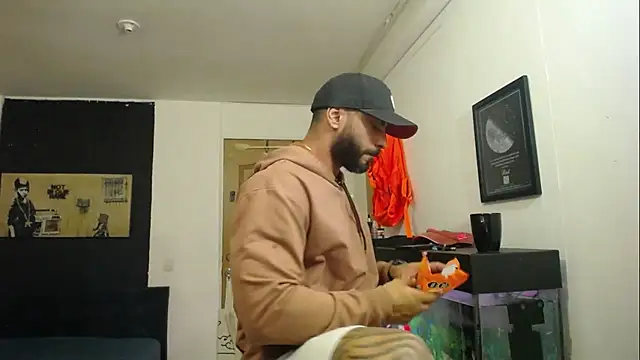 romeolovedark online show from 01.29.25