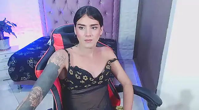 Snapshot of ximena22love chatting on 12.24.24 ximena22love online show from 12.24.24
