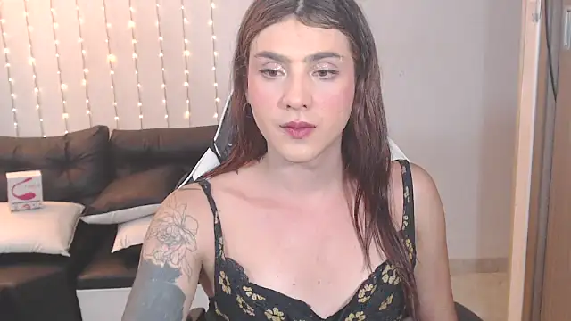 Snapshot of ximena22love chatting on 01.25.25 ximena22love online show from 01.25.25
