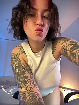 IvyHoney online show from 01.12.25
