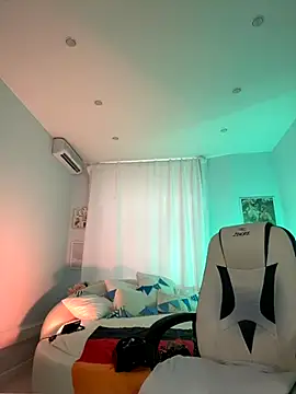 IvyHoney online show from 10.03.25