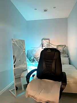 IvyHoney online show from 10.23.25