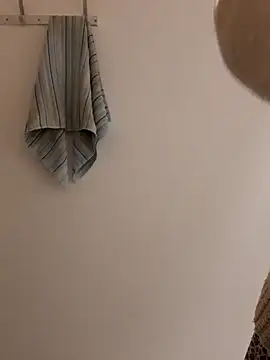 Moi Lina online show from 12.29.24