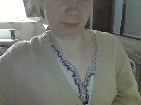 Moi Lina online show from 01.19.25