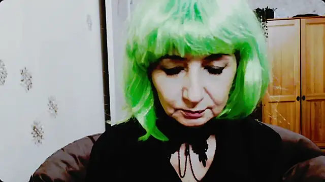 AnnieEltgant online show from 12.04.25