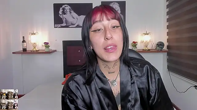Mariana Joness online show from 12.06.24