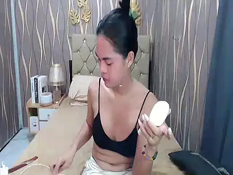 MilkyAnnaconda 69 online show from 12.13.24