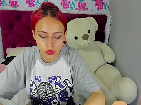 Snapshot of GiannaGoddes chatting on 12.07.24 GiannaGoddes online show from 12.07.24
