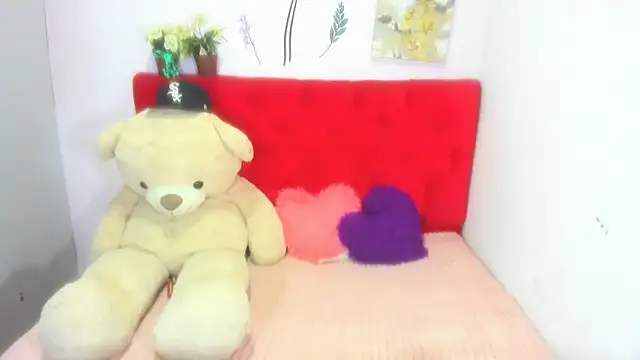 Snapshot of GiannaGoddes chatting on 01.13.25 GiannaGoddes online show from 01.13.25