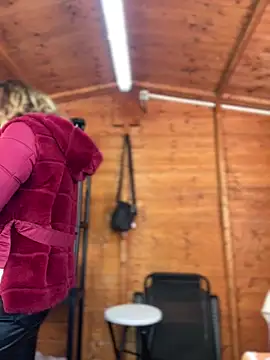 Snapshot of DaisyVibesss chatting on 12.26.24 DaisyVibesss online show from 12.26.24