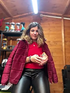 Snapshot of DaisyVibesss chatting on 12.29.24 DaisyVibesss online show from 12.29.24