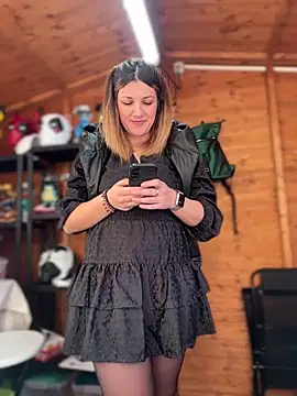 Snapshot of DaisyVibesss chatting on 12.31.24 DaisyVibesss online show from 12.31.24