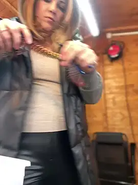 Snapshot of DaisyVibesss chatting on 01.04.25 DaisyVibesss online show from 01.04.25