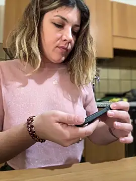 Snapshot of DaisyVibesss chatting on 01.17.25 DaisyVibesss online show from 01.17.25