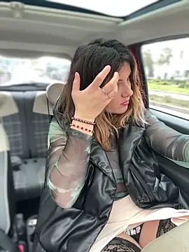 Snapshot of DaisyVibesss chatting on 02.14.25 DaisyVibesss online show from 02.14.25