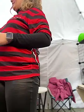 Snapshot of DaisyVibesss chatting on 02.23.25 DaisyVibesss online show from 02.23.25