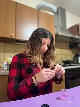 Snapshot of DaisyVibesss chatting on 03.12.25 DaisyVibesss online show from 03.12.25