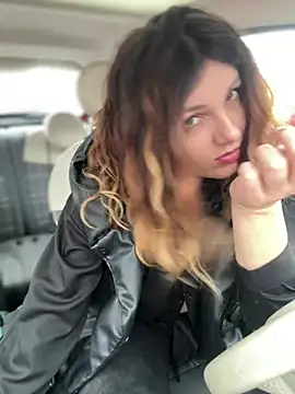 Snapshot of DaisyVibesss chatting on 03.12.25 DaisyVibesss online show from 03.12.25