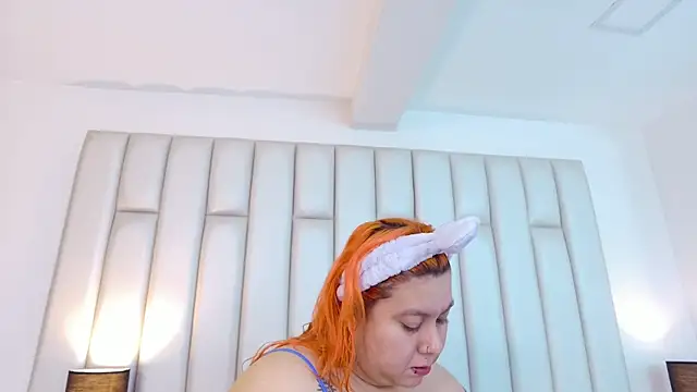 aandreaperez online show from 11.28.25