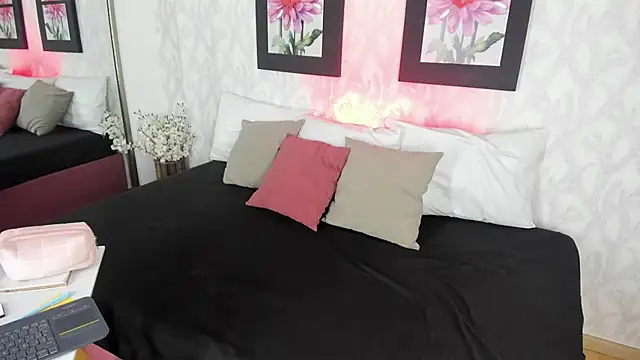 EmilySumer online show from 11.27.25